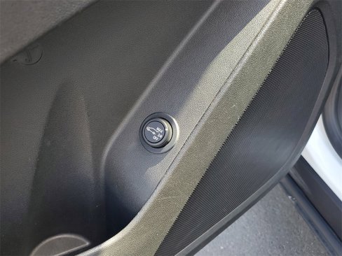 Used 2024 Chevrolet Equinox LT image 23