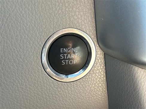 Used 2019 Toyota Highlander XLE image 31