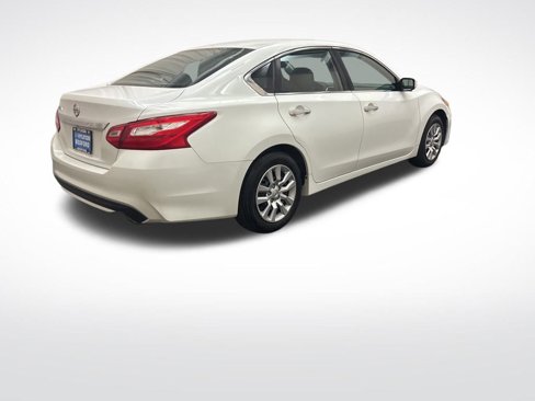 Used 2016 Nissan Altima 2.5 S w/ Power Driver Seat Package image 6