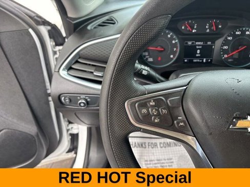Used 2021 Chevrolet Malibu LT image 17