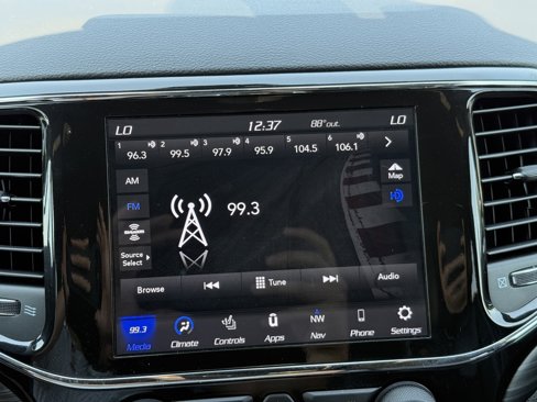 Used 2021 Jeep Grand Cherokee Laredo X image 16