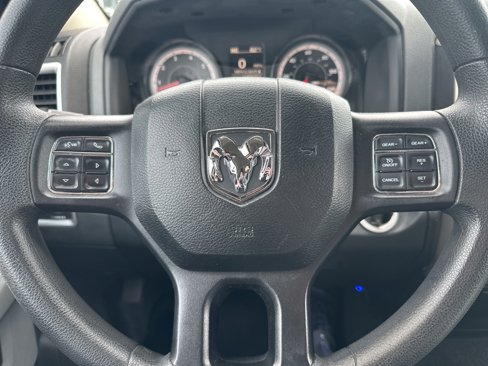 Used 2018 RAM 1500 Classic SLT image 2