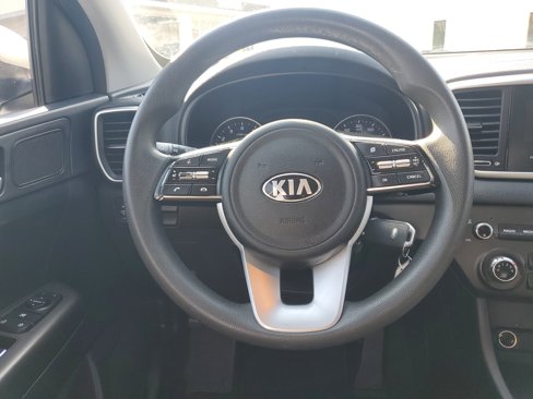 Used 2022 Kia Sportage LX image 17