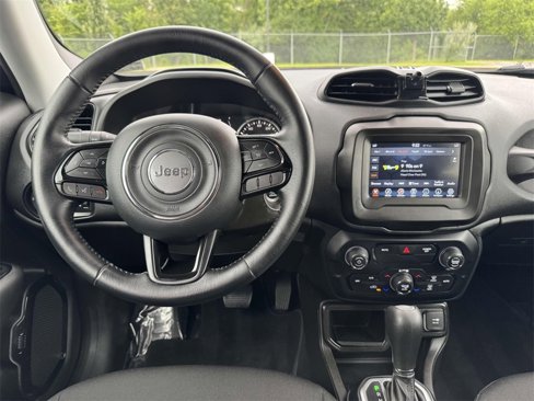 Certified 2020 Jeep Renegade Altitude image 17