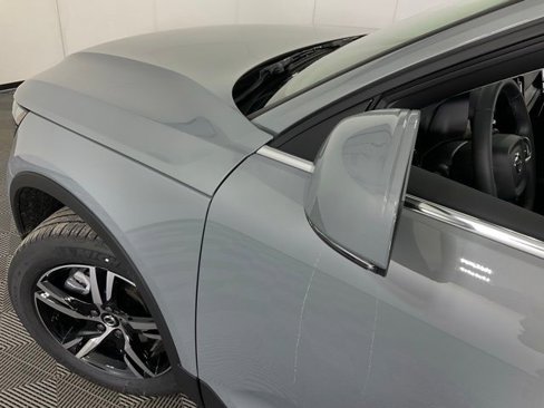 New 2025 Volvo XC40 B5 Core w/ Climate Package image 55
