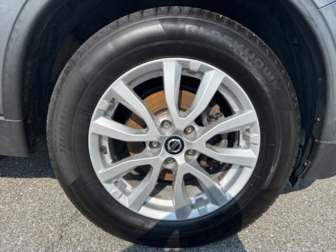 Used 2019 Nissan Rogue SV image 9