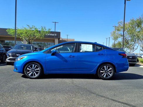 Used 2021 Nissan Versa SV image 3