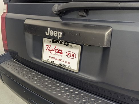 Used 2007 Jeep Commander Sport image 8
