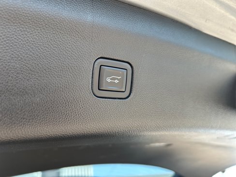 Used 2024 Buick Enclave Premium image 21