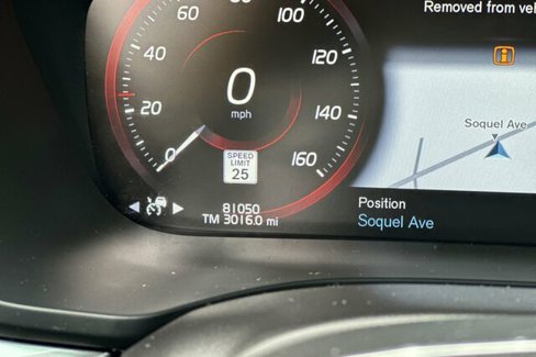 Used 2018 Volvo XC60 T6 R-Design w/ Convenience Package image 26