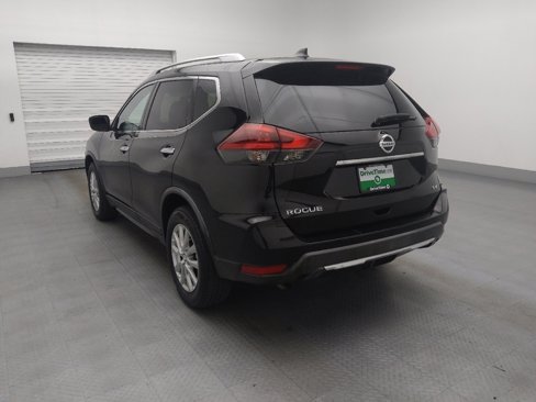 Used 2018 Nissan Rogue SV image 5