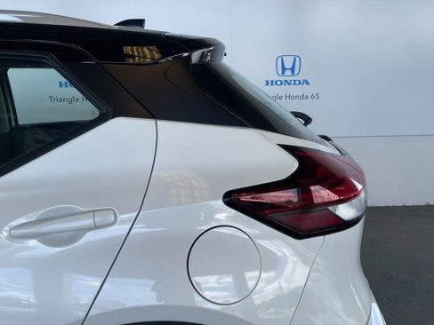 Used 2024 Nissan Kicks SV image 27