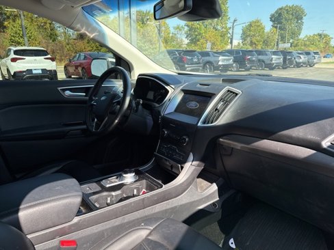 Used 2020 Ford Edge SEL w/ Convenience Package image 9