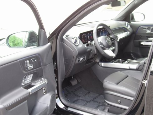 New 2025 Mercedes-Benz GLB 250 4MATIC image 8