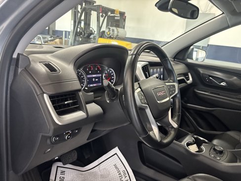 Used 2023 GMC Terrain SLT image 12