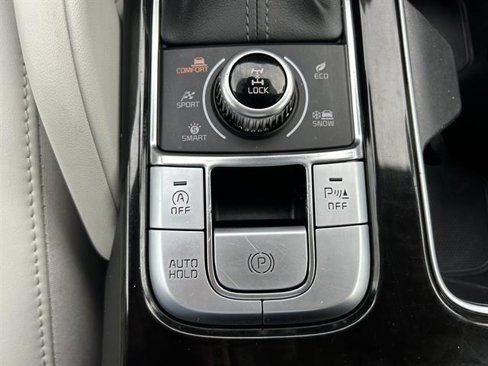 Used 2020 Kia Telluride S w/ S 8 Passenger Seating Package image 24