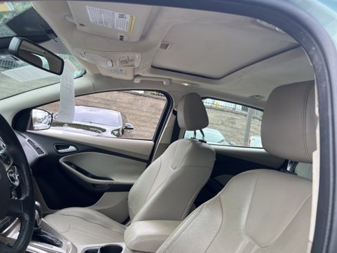 Used 2012 Ford Focus SEL image 9