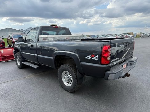Used 2004 Chevrolet Silverado 2500 LS w/ Heavy-Duty Power Package image 4