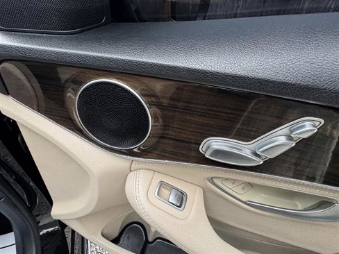 Used 2015 Mercedes-Benz C 300 Sedan image 29