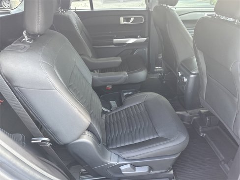 Used 2021 Ford Explorer XLT image 13