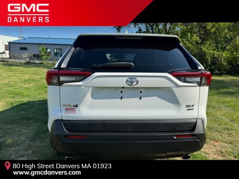 Used 2019 Toyota RAV4 XLE image 3