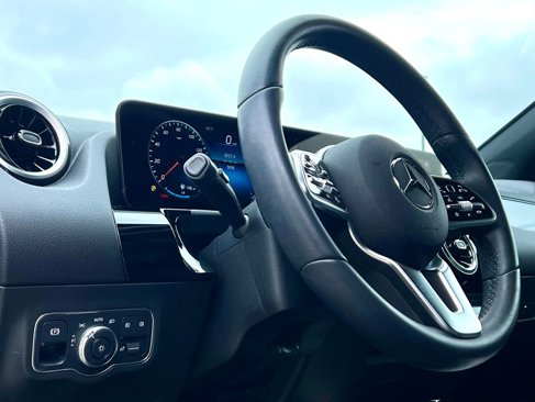 Certified 2022 Mercedes-Benz GLA 250 4MATIC image 11