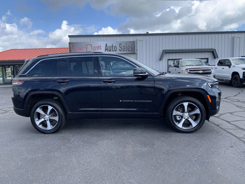 Used 2023 Jeep Grand Cherokee Limited image 2