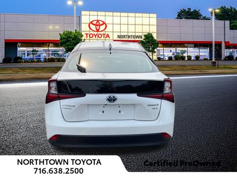 Used 2022 Toyota Prius XLE image 7