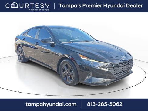 Used 2023 Hyundai Elantra SEL image 2