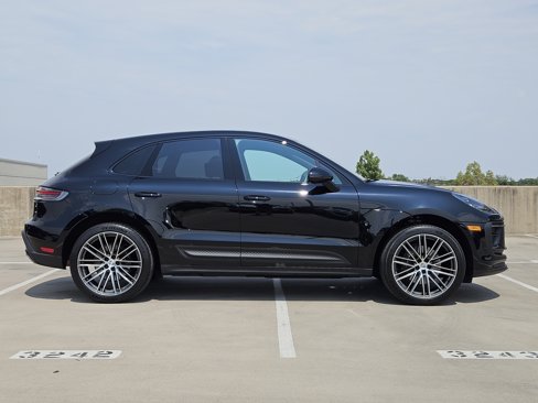 Used 2024 Porsche Macan image 9