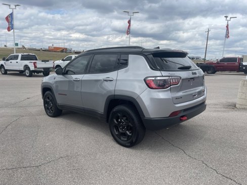 Used 2023 Jeep Compass Trailhawk image 7