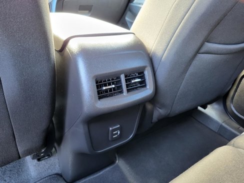 Used 2023 Chevrolet Equinox LT image 15