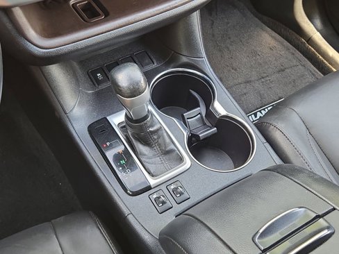 Used 2018 Toyota Highlander XLE image 28