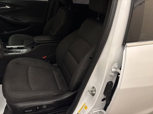 Used 2020 Chevrolet Malibu LT image 11