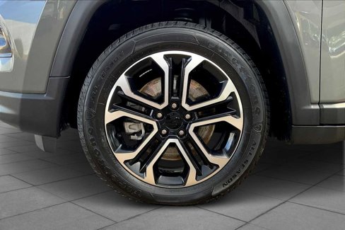 Certified 2024 Jeep Compass Limited image 10