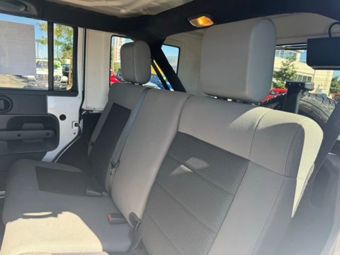 Used 2010 Jeep Wrangler Unlimited Sahara image 18