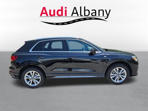 Used 2022 Audi Q3 2.0T Premium Plus image 3