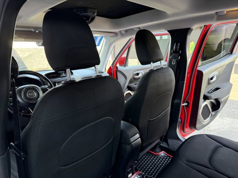 Used 2016 Jeep Renegade Latitude w/ Popular Equipment Group image 16