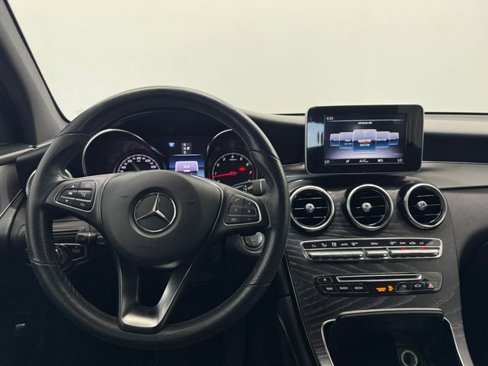 Used 2019 Mercedes-Benz GLC 300 image 3