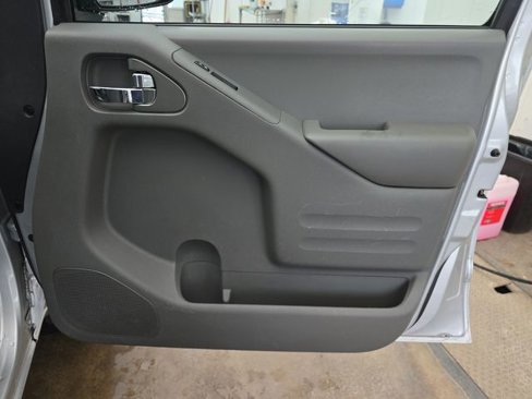 Used 2019 Nissan Frontier SV image 19