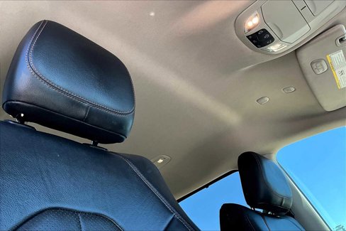 Used 2020 Chrysler Pacifica Touring-L image 12