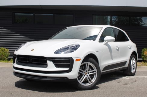 Certified 2024 Porsche Macan image 1