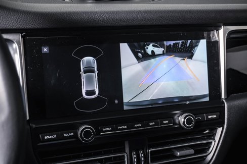 Certified 2021 Porsche Macan image 21