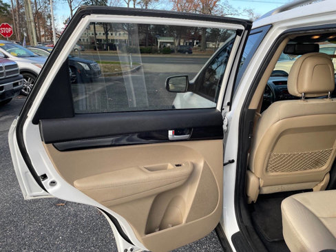 Used 2011 Kia Sorento LX w/ Convenience Pkg image 32