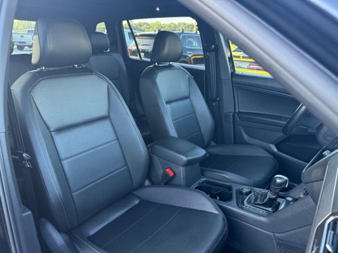 Used 2020 Volkswagen Tiguan SE R-Line w/ 3rd Row Seat Package image 29
