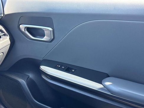 Used 2025 Kia K4 image 28