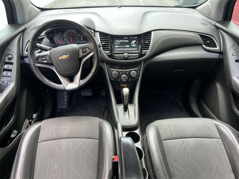 Used 2017 Chevrolet Trax LT w/ LT Convenience Package image 12