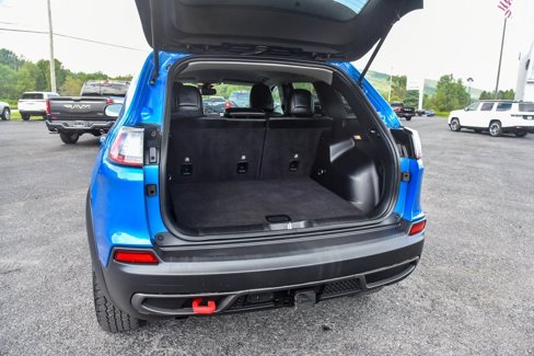 Certified 2022 Jeep Cherokee Trailhawk w/ Trailer Tow Group image 18