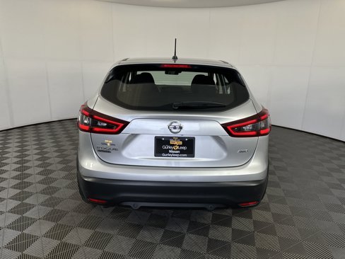 Used 2022 Nissan Rogue Sport S image 9