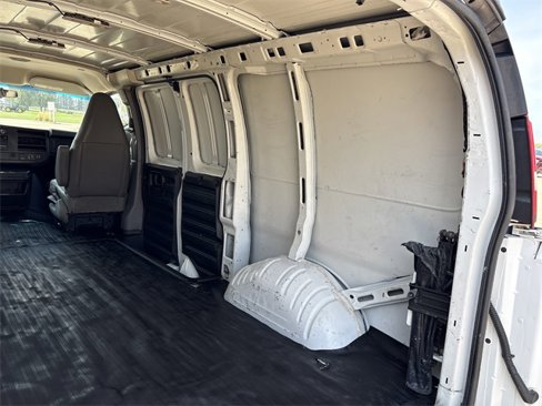 Used 2017 Chevrolet Express 2500 image 14